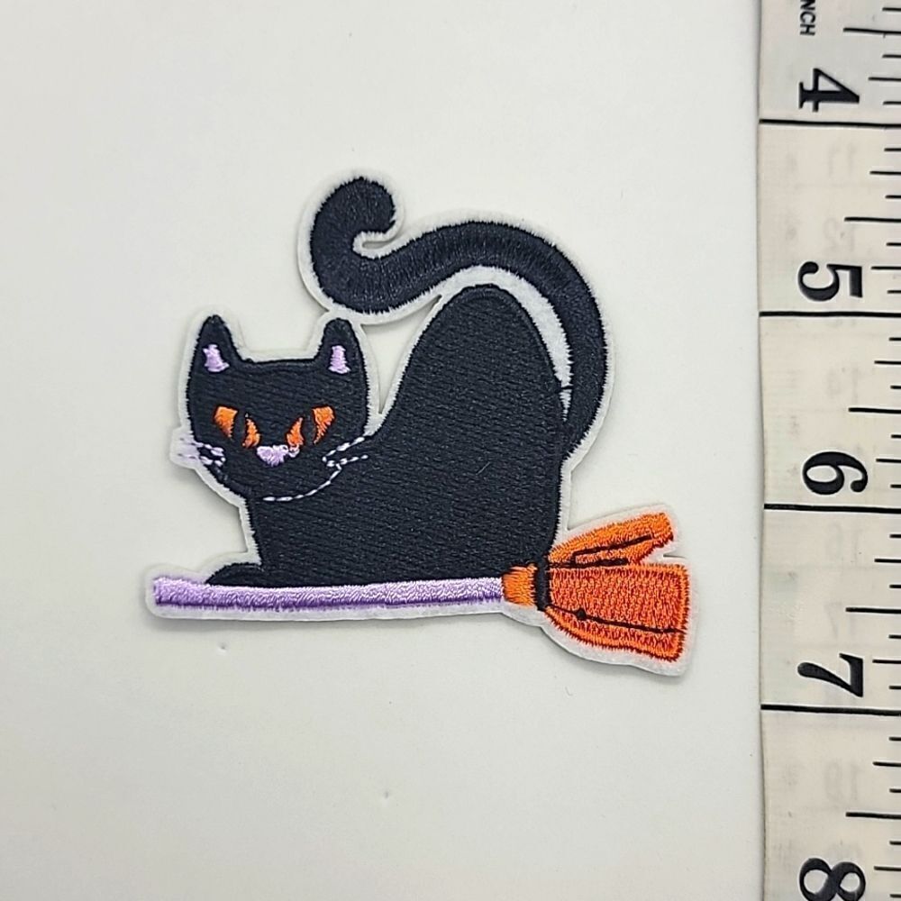 🎈5/$10🎈 PATCHES..CROC CHARMS.. black cat..